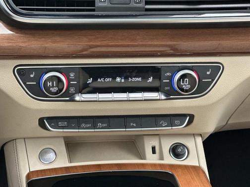 2023 Audi Q5 45 S line Premium Plus