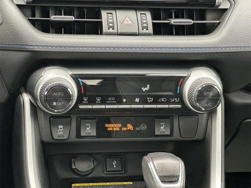 2021 Toyota RAV4 Hybrid SE