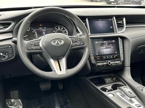 2023 INFINITI QX50 LUXE AWD