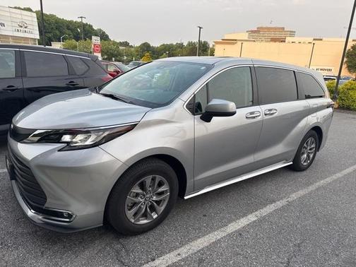 2023 Toyota Sienna XLE 7 Passenger