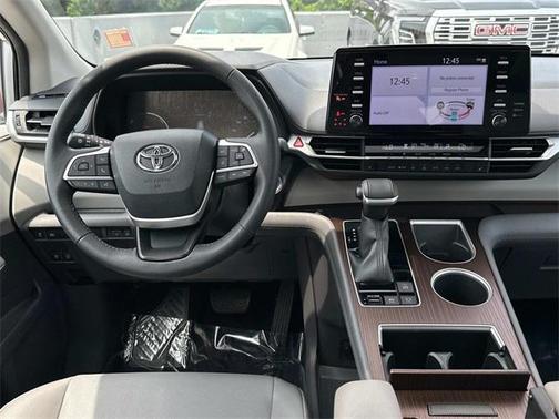 2023 Toyota Sienna XLE 7 Passenger