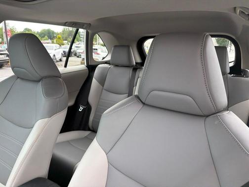 Wind Chill Pearl 2025 Toyota RAV4 XLE Premium
