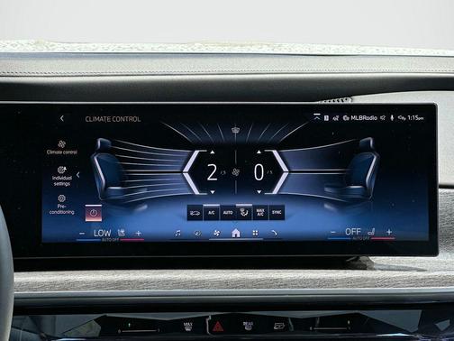 Mineral White Metallic 2024 BMW 760 xDrive