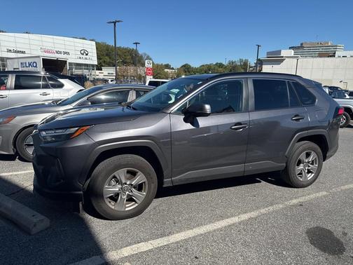 2024 Toyota RAV4 XLE