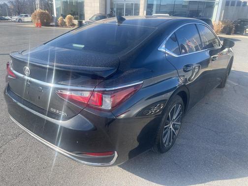 2024 Lexus ES 300h Base