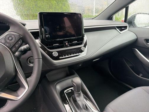 Classic Silver Metallic 2025 Toyota Corolla SE
