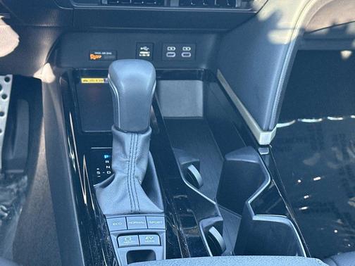 Wind Chill Pearl 2025 Toyota Camry XSE