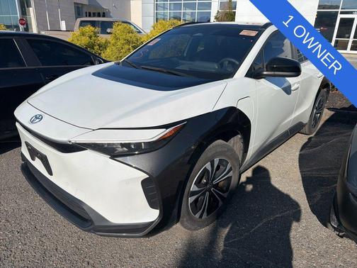 Wind Chill Pearl 2023 Toyota bZ4X XLE