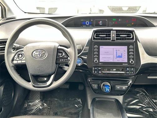 2022 Toyota Prius LE
