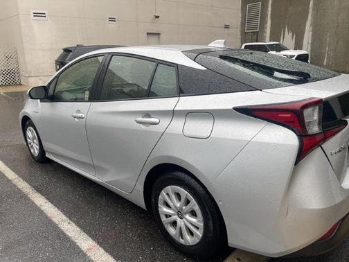 2022 Toyota Prius LE