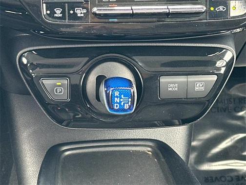 2022 Toyota Prius LE