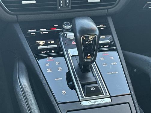 2022 Porsche Cayenne Platinum Edition