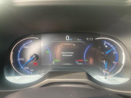 2024 Toyota RAV4 Hybrid SE