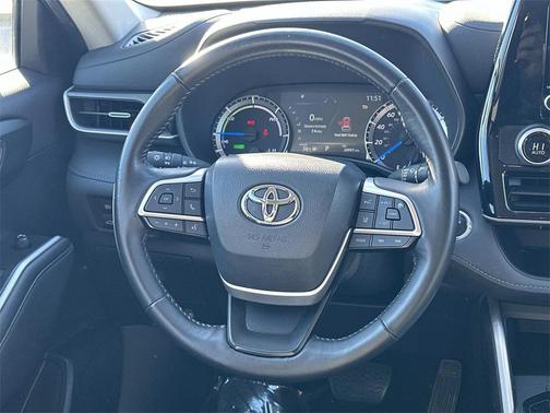 2023 Toyota Highlander Hybrid LE