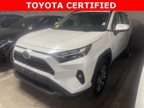2025 Toyota RAV4 XLE Premium