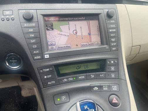2010 Toyota Prius III