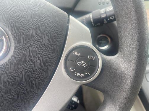 2010 Toyota Prius III