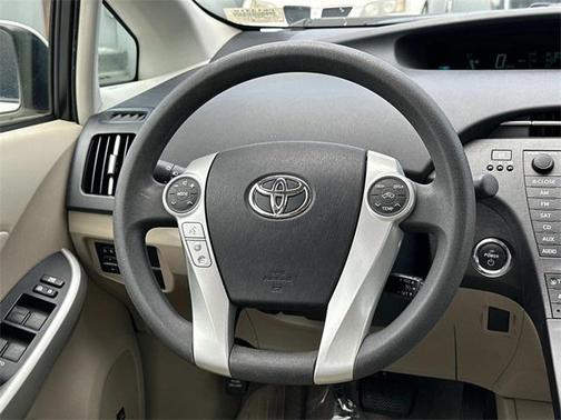 2010 Toyota Prius III