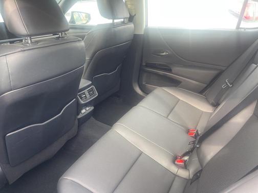 2023 Lexus ES 350 Base