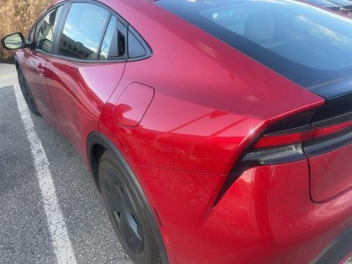 2025 Toyota Prius LE