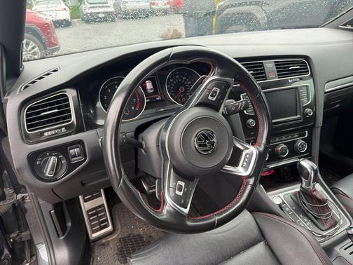 Carbon Steel Gray Metallic 2017 Volkswagen Golf GTI 2.0T SE 4-Door