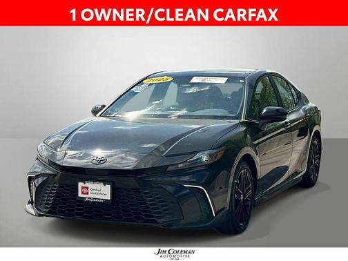 Midnight Black Metallic 2025 Toyota Camry SE