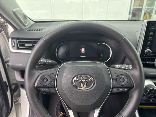 Blizzard Pearl 2021 Toyota RAV4 Hybrid Limited