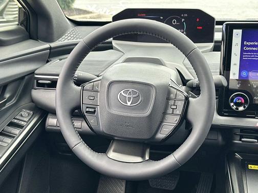 Midnight Black Metallic 2026 Toyota C-HR SE