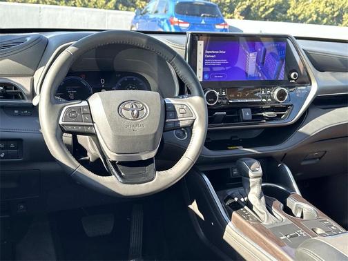 2025 Toyota Highlander Hybrid Limited