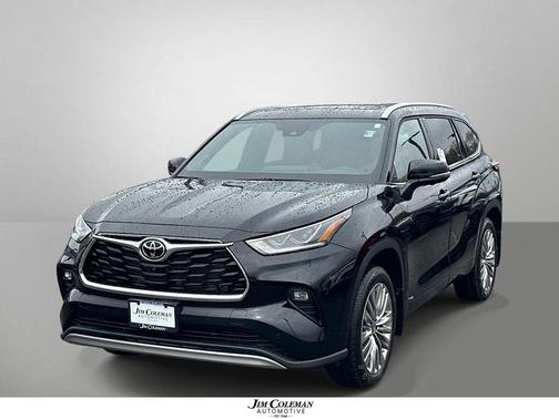 Midnight Black Metallic 2026 Toyota Highlander Hybrid Platinum
