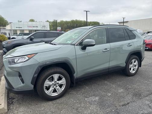 2020 Toyota RAV4 XLE