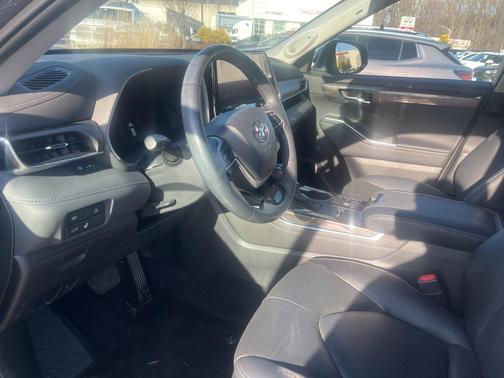 2023 Toyota Highlander Hybrid Limited
