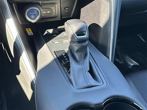 2022 Toyota Venza LE