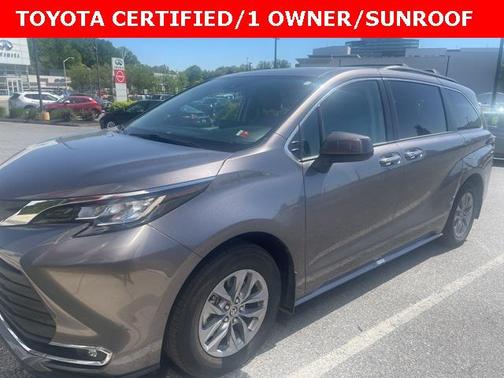 2022 Toyota Sienna XLE 7 Passenger