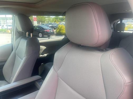 2022 Toyota Sienna XLE 7 Passenger