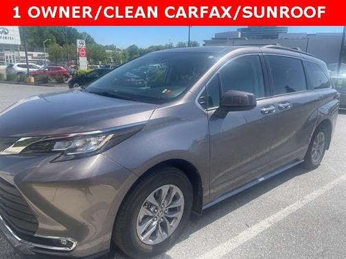 2022 Toyota Sienna XLE 7 Passenger