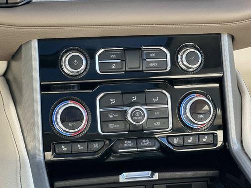 White Frost Tricoat 2022 GMC Yukon Denali