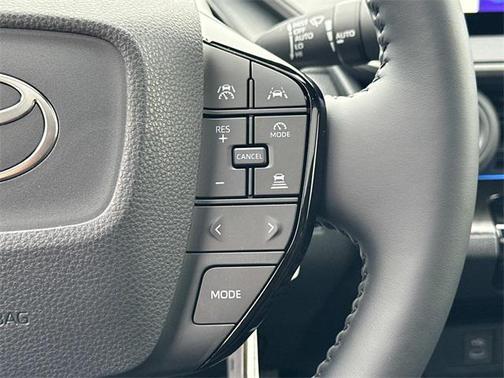 2025 Toyota Prius L
