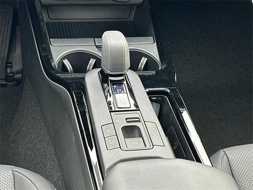 2025 Toyota Prius L