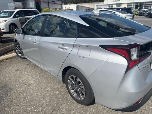 2021 Toyota Prius XLE