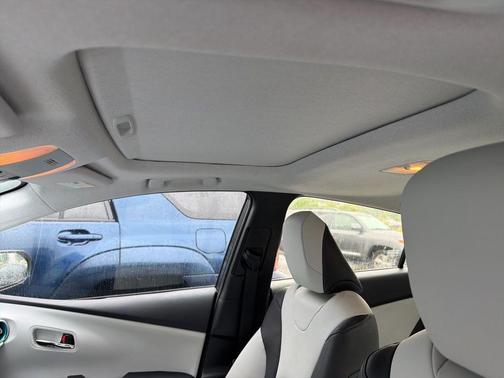 Magnetic Gray Metallic 2017 Toyota Prius Four