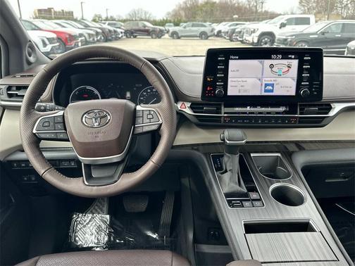 2024 Toyota Sienna Platinum