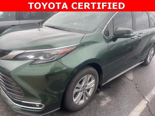 2024 Toyota Sienna Platinum