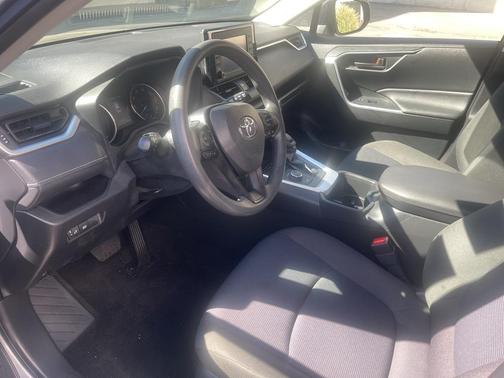 2022 Toyota RAV4 Hybrid LE