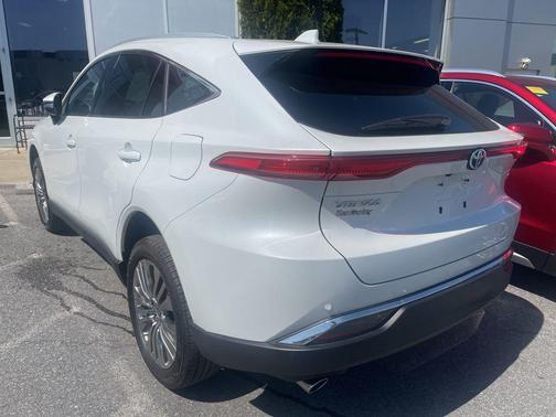 Wind Chill Pearl 2024 Toyota Venza XLE