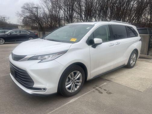 2025 Toyota Sienna Limited