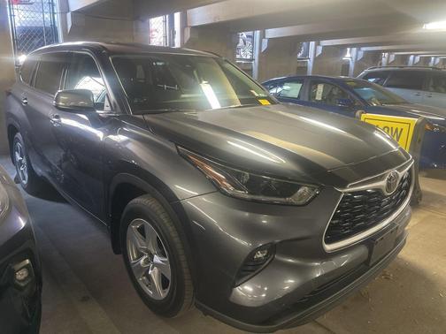 2021 Toyota Highlander LE