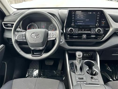 2021 Toyota Highlander LE