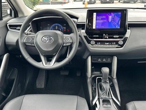 2025 Toyota Corolla Cross XLE