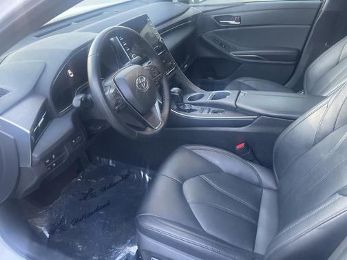 2021 Toyota Avalon Hybrid XLE Plus